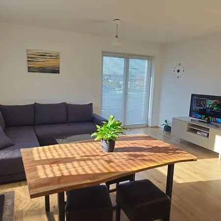 - Wels Lägenhet